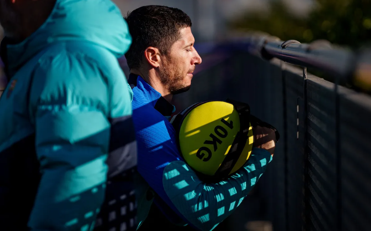 Leyu关于勇士球迷欢呼新奥尔良鹈鹕调整名单备战西甲，这操作让人直呼：巴塞罗那争议不断的信息